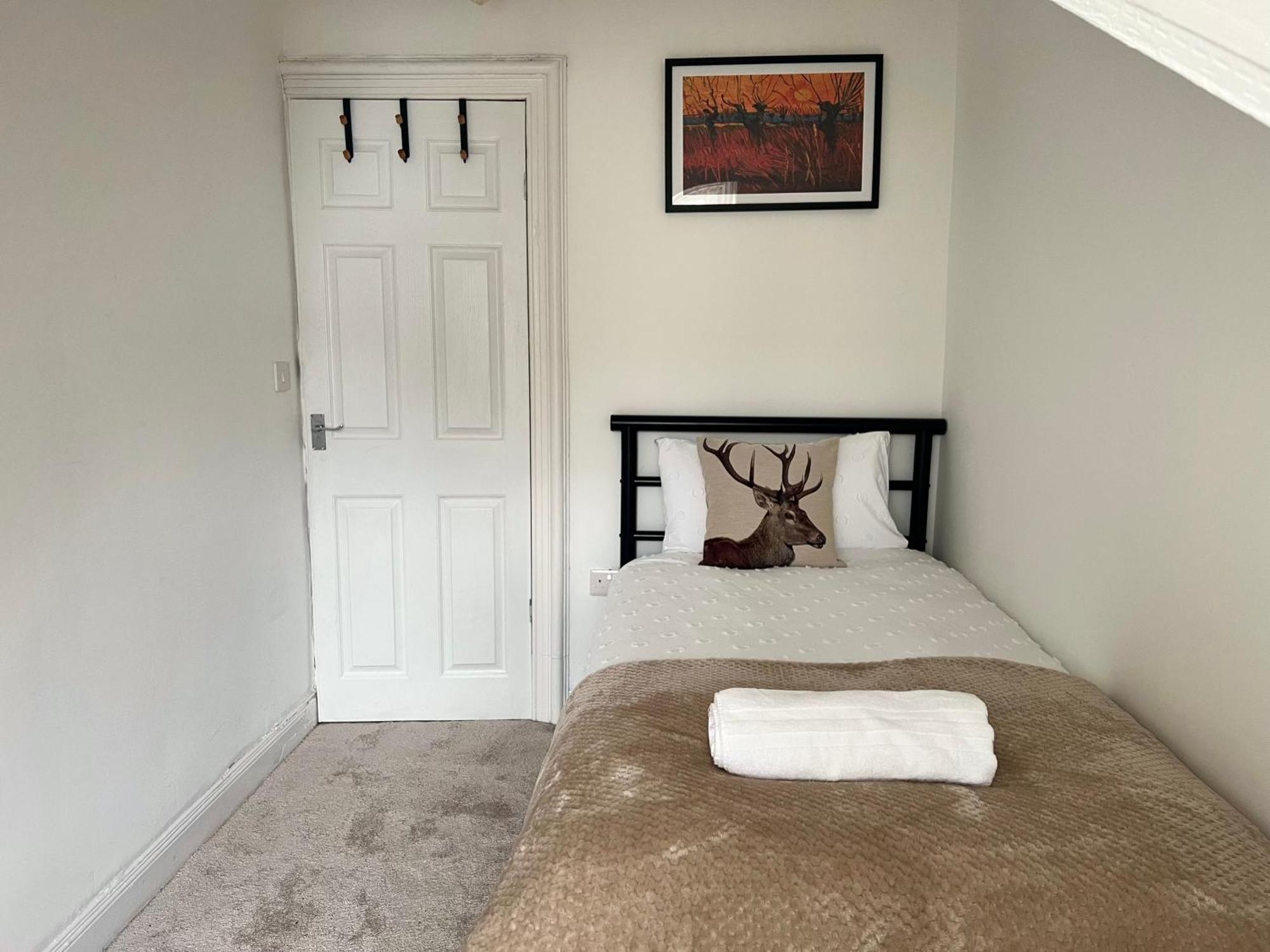 Spacious 3 Bedroom Home In Glasgow - Free Parking Exteriör bild