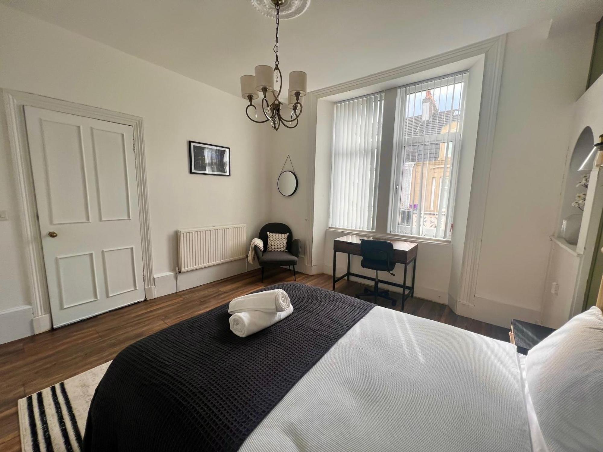 Spacious 3 Bedroom Home In Glasgow - Free Parking Exteriör bild