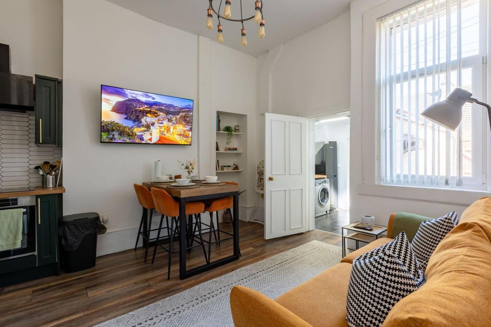 Spacious 3 Bedroom Home In Glasgow - Free Parking Exteriör bild