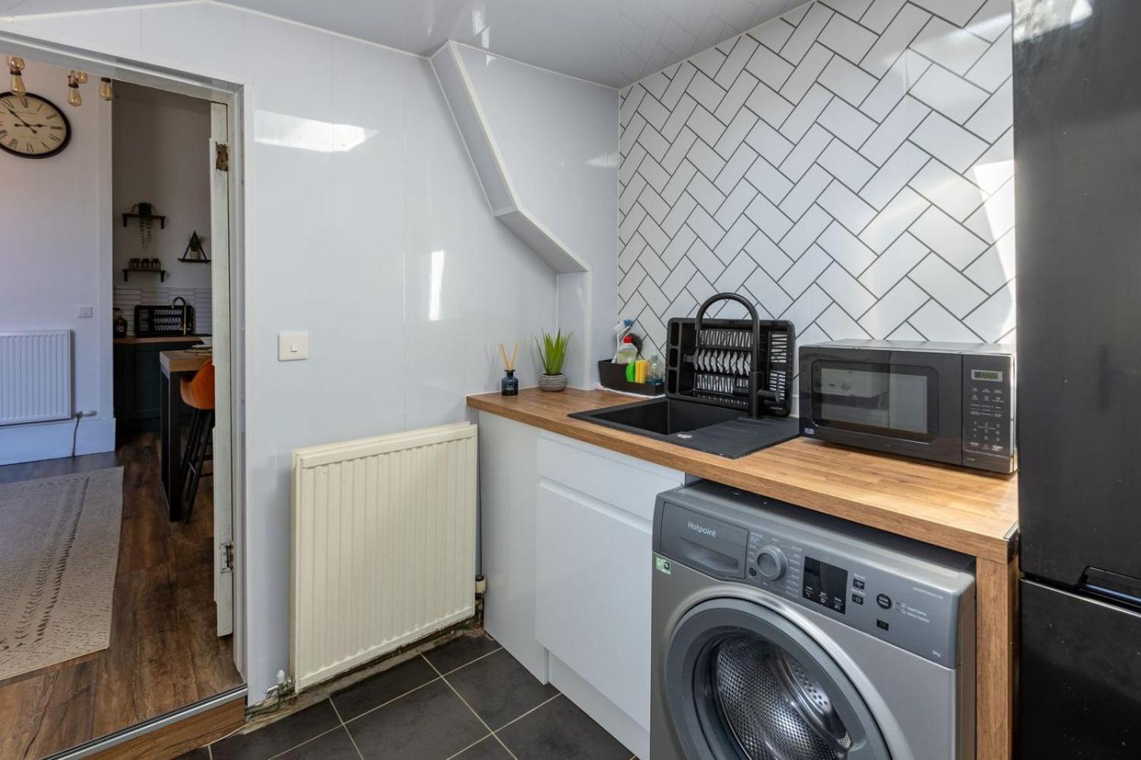 Spacious 3 Bedroom Home In Glasgow - Free Parking Exteriör bild